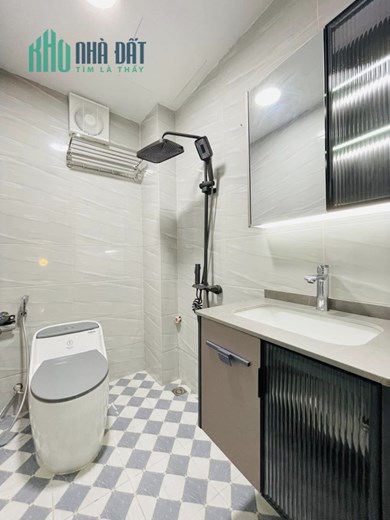 Nhà Phố Xuân Thủy 40 m - 4,5 tỷ , mới đẹp long lanh , ở Sướng