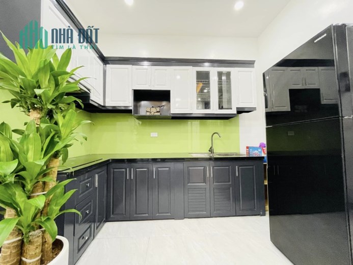 Nhà Phố Xuân Thủy 40 m - 4,5 tỷ , mới đẹp long lanh , ở Sướng