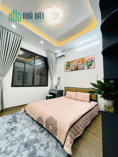 Nhà Phố Xuân Thủy 40 m - 4,5 tỷ , mới đẹp long lanh , ở Sướng