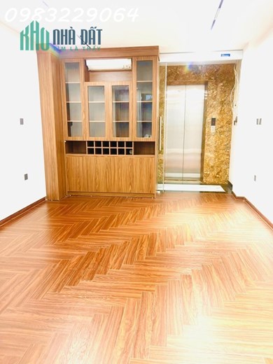 Siêu phẩm nhà mặt phố 7 tầng THANG MÁY Lai Xá, gara OTO 7 chỗ, chỉ nhỉnh 5 tỷ