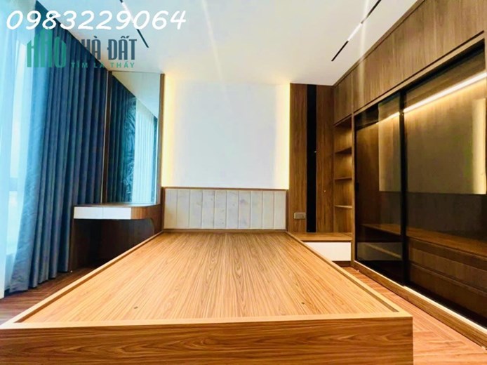 Siêu phẩm nhà mặt phố 7 tầng THANG MÁY Lai Xá, gara OTO 7 chỗ, chỉ nhỉnh 5 tỷ