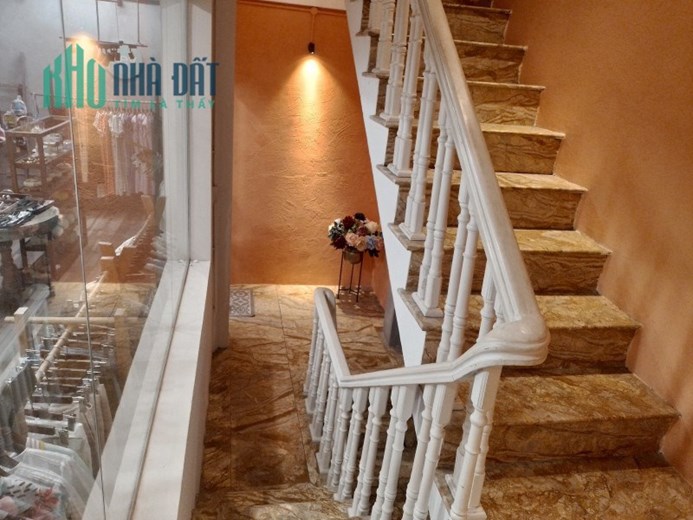Một nhà ra mặt phố Trần Quang Diệu 55m 5 tầng mặt tiền 6m phân lô ô tô tránh kinh doanh tấp nập