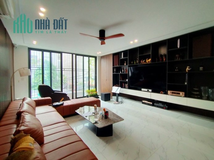 Nhà đẹp Dân xây P Tư Đình, ô tô, thang máy, full nội thất 5 sao, 97m2x 5T, MT 5.5m nhỉnh 18tỷ