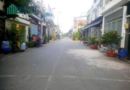 Giảm chào còn 4 tỷ nhỉnh 72m2 4 tầng hẻm nhưa xe hơi Bình Tân .