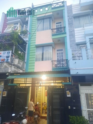 Giảm chào còn 4 tỷ nhỉnh 72m2 4 tầng hẻm nhưa xe hơi Bình Tân .