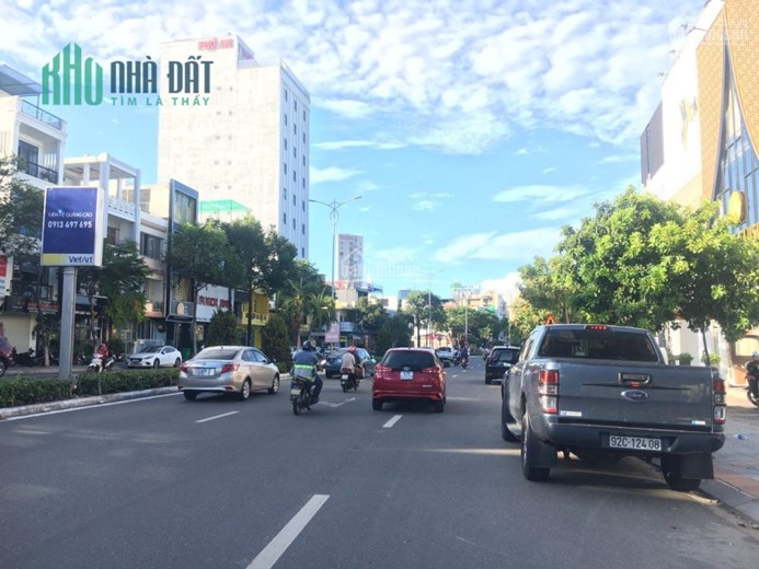 Biệt Thự Hoà Xuân, mặt tiền Đinh Gia Trinh, view sông, 3 tầng, 310m2, trục chính, nhỉnh 10 tỷ