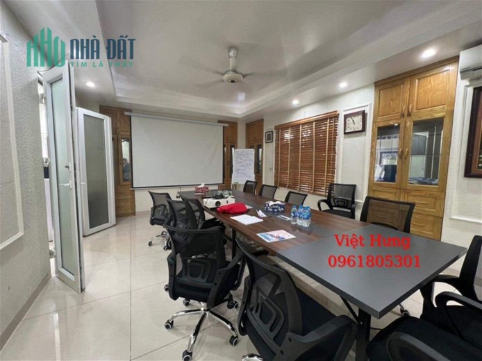 Chủ nhà sang Mỹ định cư nhờ bán căn lô góc Việt Hưng 100m2- Mặt tiền 18m Kinh Doanh Đỉnh