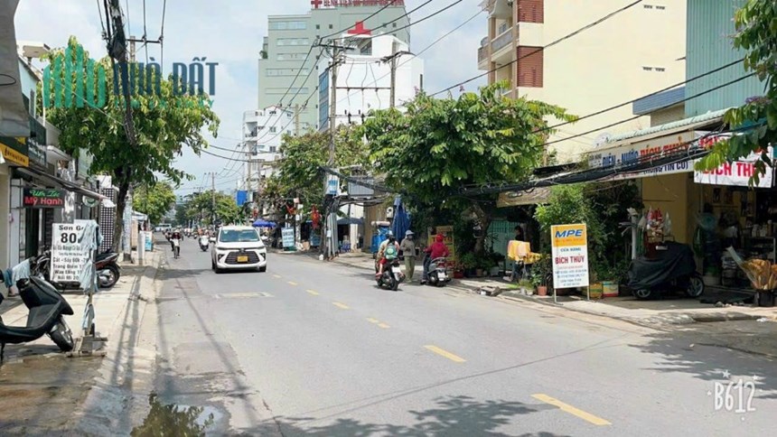 bán nhà :487  nơ trang long p13 bình thạnh.6,5 tỉ