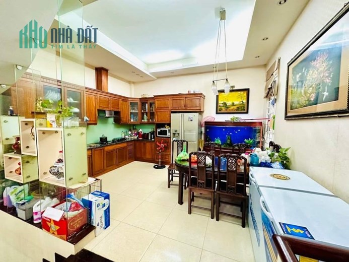 Mới nhất O9 2628 5559 Bán nhà Ngọc Khánh 54m², 5 tầng, MT 5.2m, giá 16.5 tỷ Ba Đình