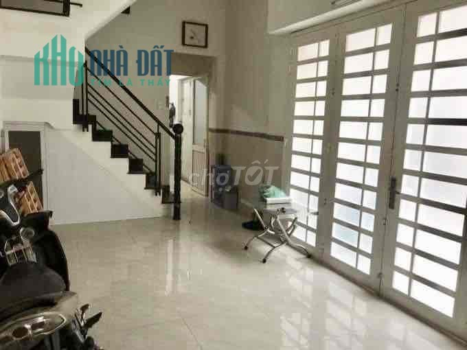 Nhà 3 tầng góc 2 MT hẻm Cộng Hòa, 4 phòng ngủ