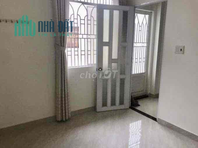 Nhà 3 tầng góc 2 MT hẻm Cộng Hòa, 4 phòng ngủ