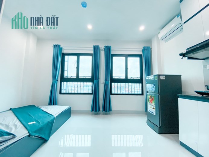 Duy nhất tại Ngã Tư Sở - Bán toà CCMN 11 phòng, thang máy, 3 nhà ra phố - Hơn 8 tỷ