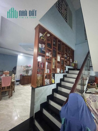 Bán nhà Bà Điểm Nguyễn ảnh Thủ 4.5 x17 lầu trệt chỉ 3,2 tỷ 0931972686