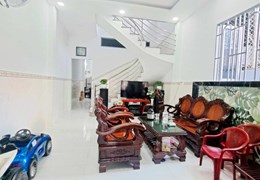Bán nhà đường Linh Đông, Thủ Đức, 3 tầng, DT: 5x18m, xe hơi đậu trong nhà, giá 6.x tỷ.