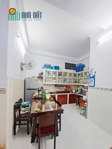 Bán nhà đường Linh Đông, Thủ Đức, 3 tầng, DT: 5x18m, xe hơi đậu trong nhà, giá 6.x tỷ.