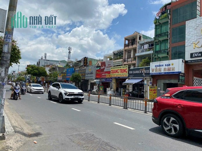 Bán nhà Phan Văn Trị, Phường 5 ngay Emart 90m2 DCT 40tr/th chỉ 11 tỷ