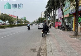Bán đất mặt phố Nguyễn Văn Cừ 130m,MT8.6m,phù hợp xây tòa nhà cho thuê,310tr