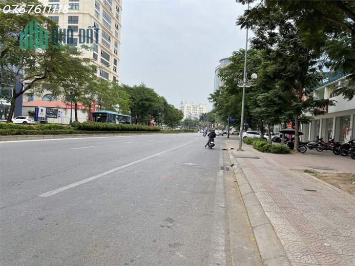 Bán đất mặt phố Nguyễn Văn Cừ 130m,MT8.6m,phù hợp xây tòa nhà cho thuê,310tr