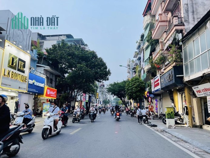 Mặt phố Trung Tâm quận Hai Bà Trưng,118m mặt tiền 5m, vỉa hè đá  bóng