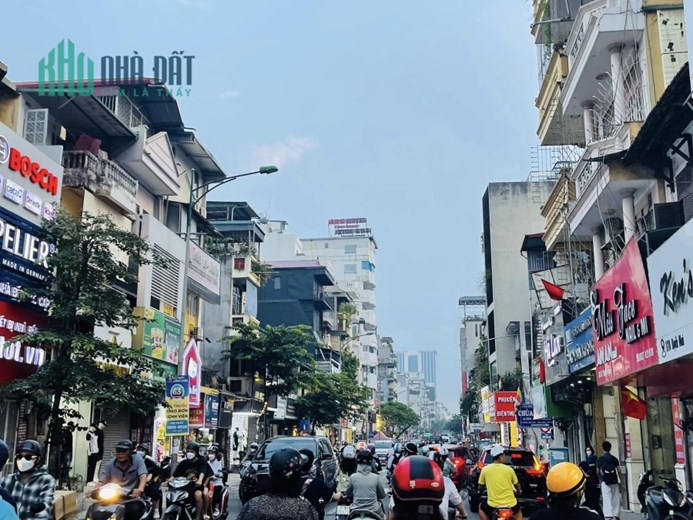 Mặt phố Trung Tâm quận Hai Bà Trưng,118m mặt tiền 5m, vỉa hè đá  bóng