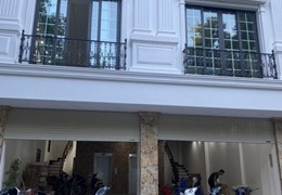 Cho thuê tầng 1 + 2 tòa nhà mặt phố Phùng Hưng, 3 mặt thoáng, mặt tiền rộng 9m6 kinh doanh cực tốt