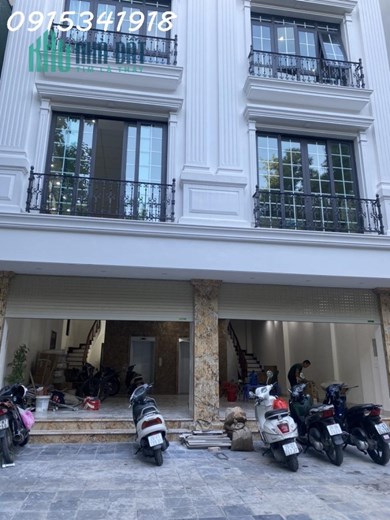 Cho thuê tầng 1 + 2 tòa nhà mặt phố Phùng Hưng, 3 mặt thoáng, mặt tiền rộng 9m6 kinh doanh cực tốt