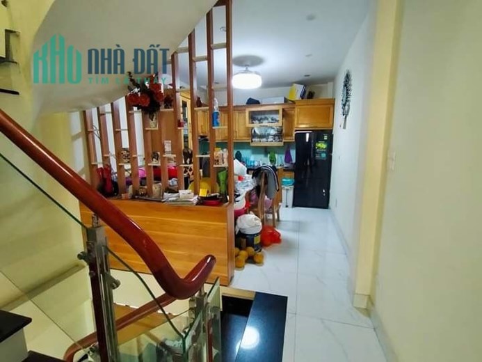 Bán nhà 64m PHÚ Viên,Bồ Đề, LONG BIÊN ,  nhỉnh 4,2 TỶ,oto,KD
