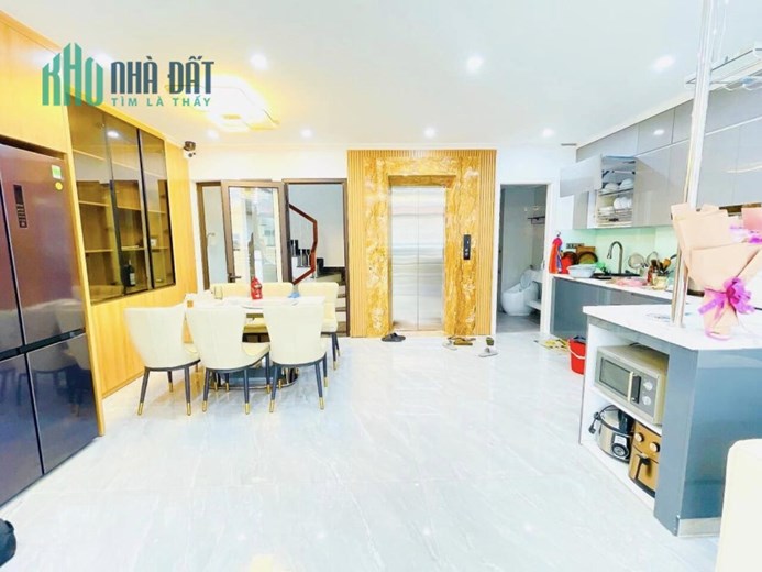 O9 Z6Z8 5559 Bán nhà Phan Văn Trường 61/66T2m², 8 tầng, MT 6.1m, giá 23 tỷ Cầu Giấy. Tin mới