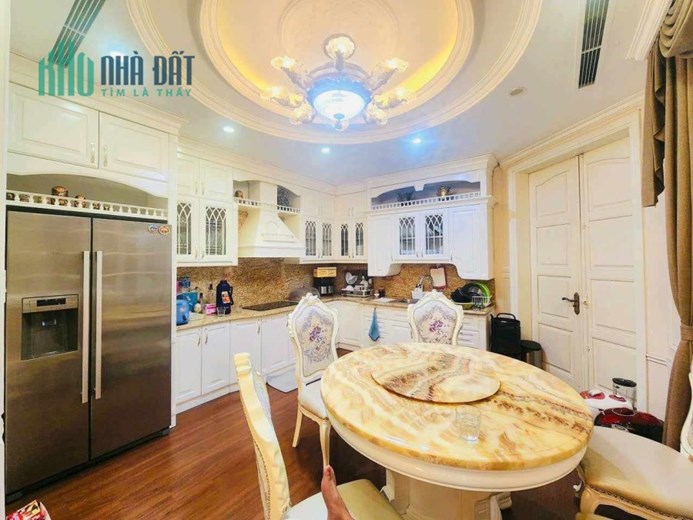 bán gấp căn biệt thự liền kề VIP Trung Tâm Quận Cầu Giấy. Hà Nội, diện tích 185 m2 giá hơn 40 tỷ