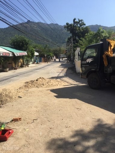 CHO THUÊ NHÀ XƯỞNG NHA TRANG 500m2 MẶT TIỀN ĐƯỜNG PHƯỚC ĐỒNG; 12 triệu/tháng (còn thương lượng)