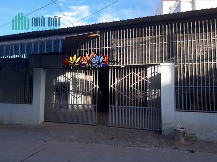 CHO THUÊ NHÀ XƯỞNG NHA TRANG 500m2 MẶT TIỀN ĐƯỜNG PHƯỚC ĐỒNG; 12 triệu/tháng (còn thương lượng)