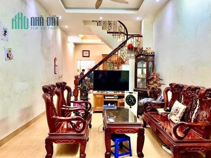 BÁN GẤP NHÀ TRƯƠNG ĐỊNH, THỊNH LIỆT KD, Ô TÔ, DT 40M ×5T. CHỈ HƠN 4 TỶ