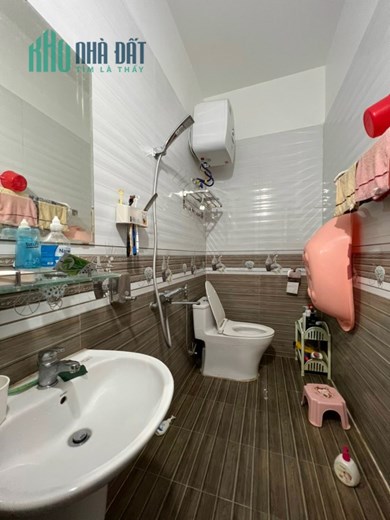 Bán nhà Chợ Hàng Mới, diện tích 43m 3.5 tầng GIÁ 2.25 tỉ chỉ việc về ở