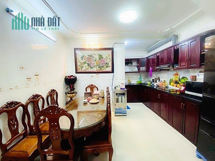 Bán nhà Lạch Tray, 90m 3.5 tầng sân cổng riêng GIÁ 4.2 tỉ ngay trung tâm