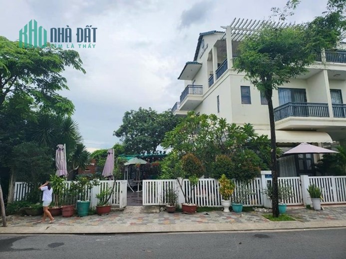 khu biệt thự trị giá 25 giảm còn 15 tỷ giáp Gò Vấp BDS 6 Sao