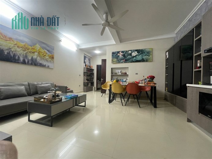 Bán nhà - Kinh Doanh–vỉa hè- Thang máy Nguyễn Hoàng Tôn  78M 6tầng 14.5Tỷ