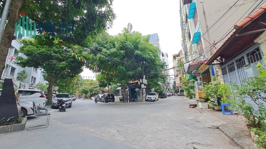 BÁN NHÀ LÔ GÓC PHÂN LÔ Ô TÔ TRÁNH NGÕ 118 NGUYỄN KHÁNH TOÀN KINH DOANH BẤT CHẤP