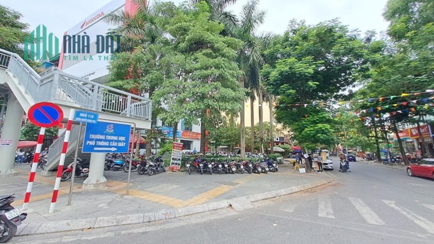 BÁN NHÀ LÔ GÓC PHÂN LÔ Ô TÔ TRÁNH NGÕ 118 NGUYỄN KHÁNH TOÀN KINH DOANH BẤT CHẤP