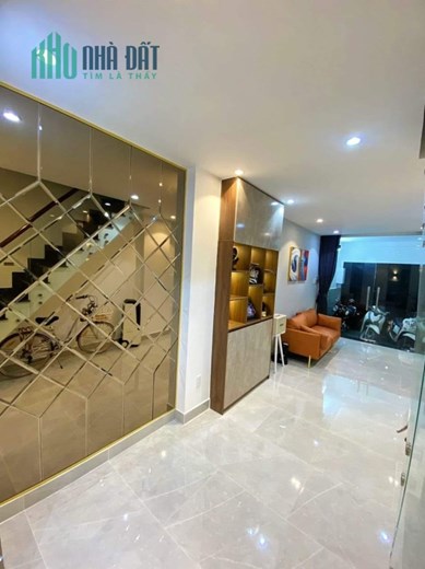 NHÀ ĐẸP Ở NGAY HOÀ HƯNG PHƯờNG 13 QUẬN 10.