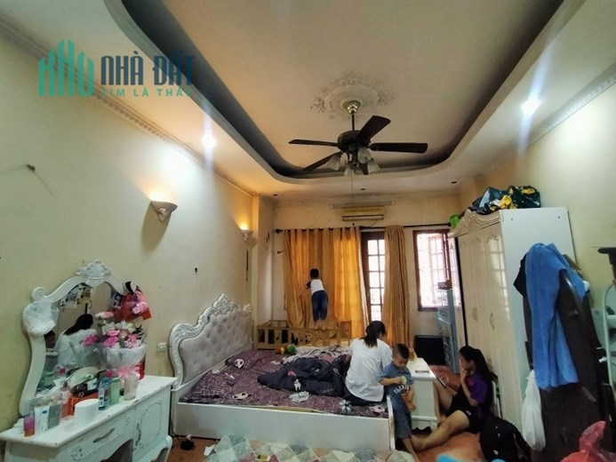 Bán nhà Nguyễn Văn Cừ,Long Biên 4 tầng,34m,Mt4.3m oto vào nhà hơn 3tỷ