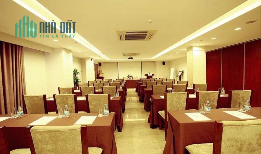 Bán khách sạn Quận Cầu Giấy tiêu chuẩn 4* 321m2 13 tầng 85 phòng nội thất hiện đại giá 155 tỷ