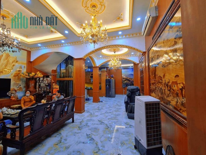 Bán biệt thự Trần Bình 149m2 lô góc nội thất gỗ sang trọng cao cấp khu vực trung tâm giá 34.9 tỷ