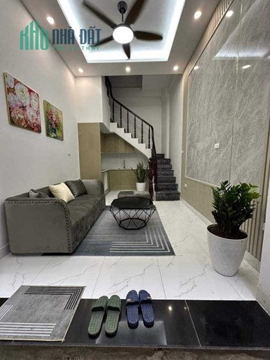 Bán Nhà Nguyễn Chí Thanh 20m2 x 4 tầng, 3 phòng ngủ đầy đủ công năng, nhà mới ở ngay, nội thất sang