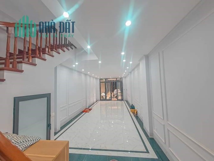 Bán Nhà Ngõ 381 Phố Nguyễn Khang 44m2 x 5 tầng, 7 phòng ngủ đầy đủ công năng, khu phân lô ô tô đỗ