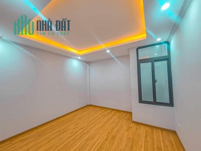Bán Nhà Ngõ 381 Phố Nguyễn Khang 44m2 x 5 tầng, 7 phòng ngủ đầy đủ công năng, khu phân lô ô tô đỗ