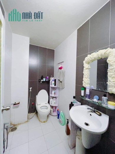 Hẻm rộng 3,5m Nhà  Ngang 3,5 x13m- 3 tấm Đoàn Văn Bơ Q4 có 90 triệu m vay bank 70%