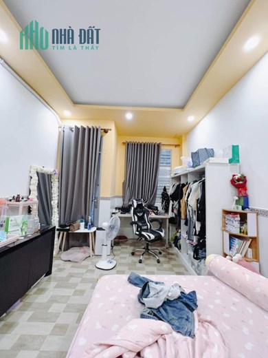 Hẻm rộng 3,5m Nhà  Ngang 3,5 x13m- 3 tấm Đoàn Văn Bơ Q4 có 90 triệu m vay bank 70%