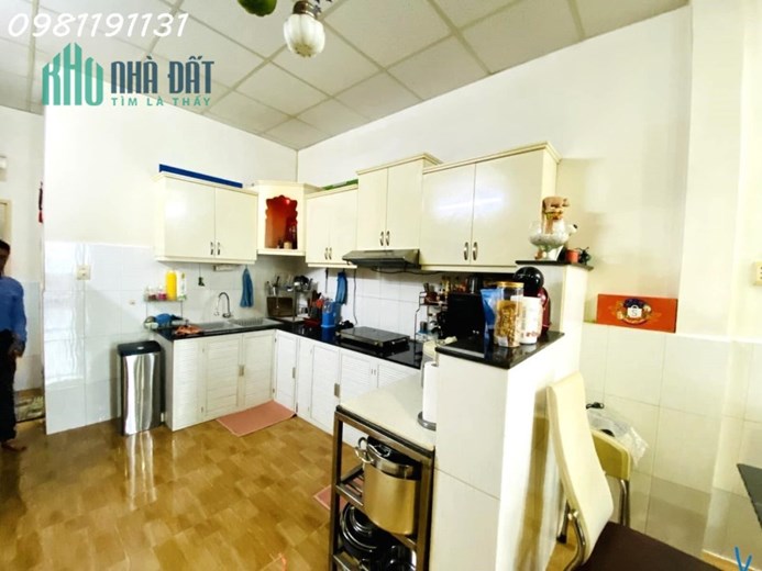 BÁN NHÀ MTKD LÝ PHỤC MAN,BÌNH THUÂN  ,Q7 180M2 .7 x 28 CHỈ 9.8 TỶ
