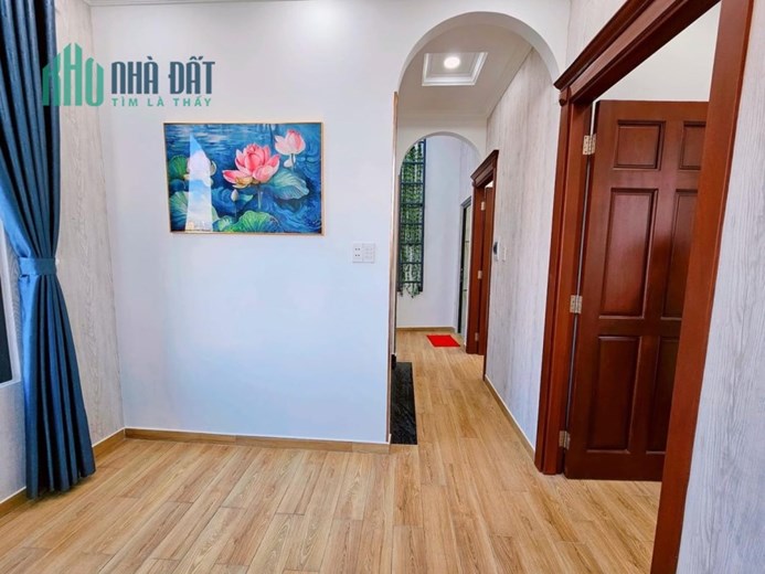 Bán nhà biệt thự Mặt tiền Bùi Quang Là - Emart Phan Huy Ích, 131m2, 3 tầng - 6PN, 15.6 tỷ
