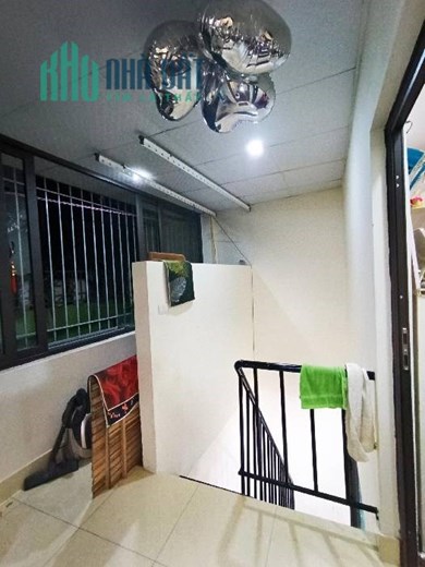 BÁN NHÀ LONG BIÊN 2 TỶ3 -LÔ GÓC-DÂN XÂY Ở SƯỚNG- GẦN AEON MALL LONG BIÊN.